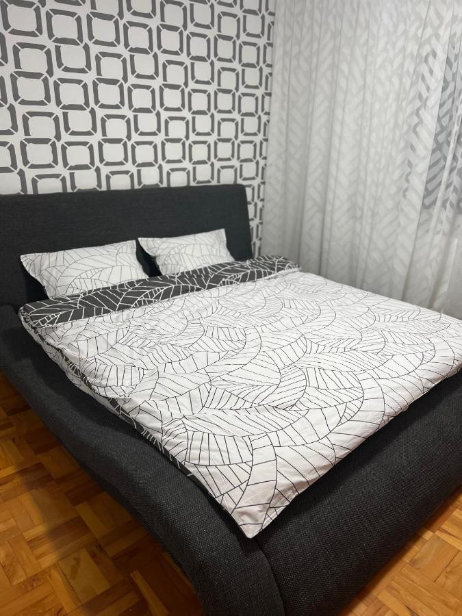 Mona Apartment Taxi#Airport #Parking#Bucharest#Therme Otopeni Exteriör bild